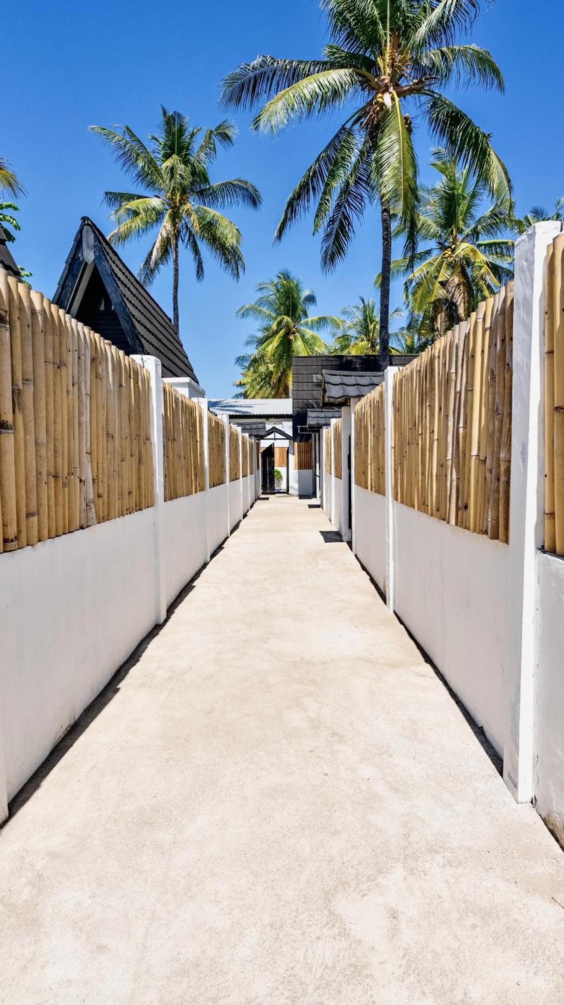 Resort Gili Trawangan Exterior photo